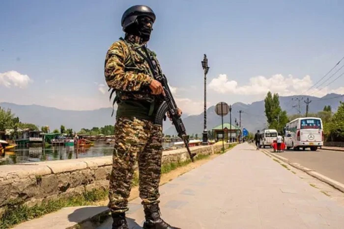 Indien erklärte, dass Pakistan den Waffenstillstand verletzt hat