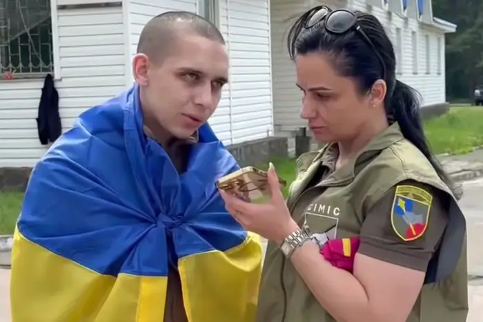 Сообщение из плена. Освобождённый боец позвонил родственникам товарища (видео)