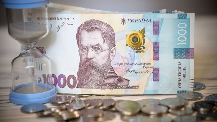 Доплати до 3100 гривень: хто з українців отримає гроші вже у серпні