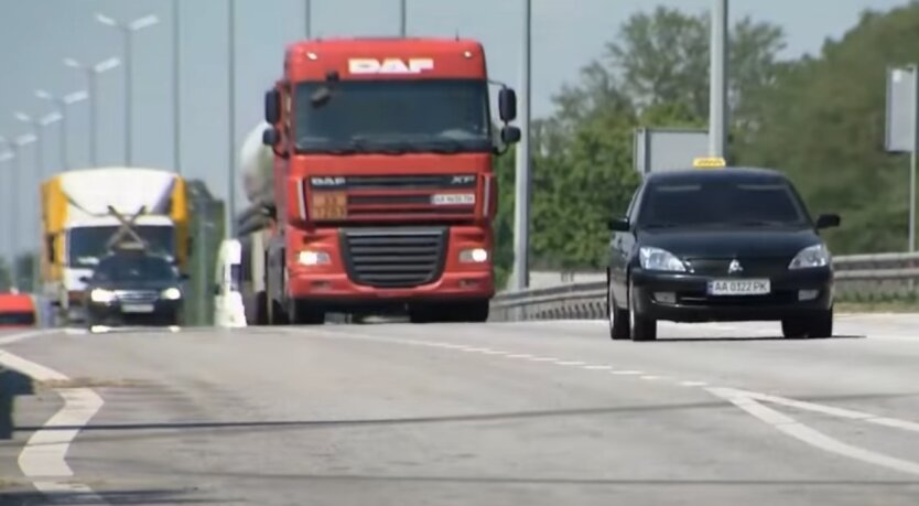 The government allocated 2.8 billion UAH for public roads