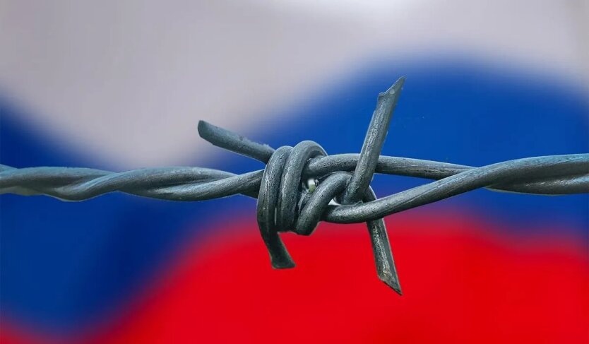 Повернення Росії у SWIFT: сенатор США поставив незручне питання адміністрації Трампа