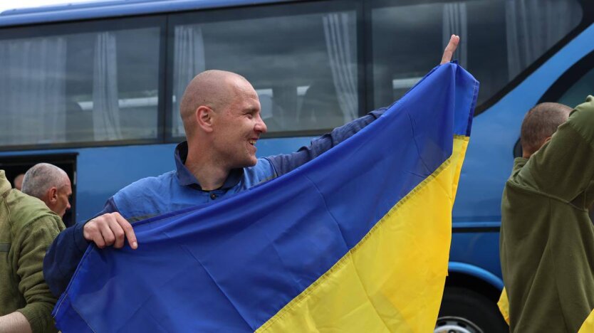 Україна повернула з Росії ще 307 захисників: обмін 1000 на 1000 продовжиться