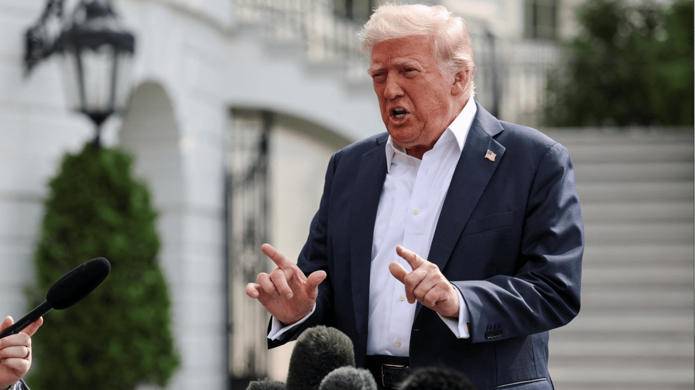 Трамп заявил про запровадження 30% мита на товари з ЄС