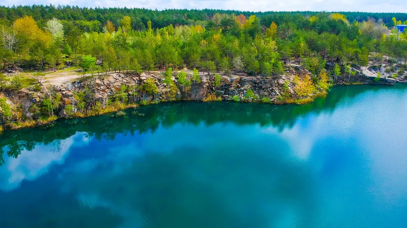 The Mystery of the Korostyshiv Quarry - What the Turquoise Lake Hides