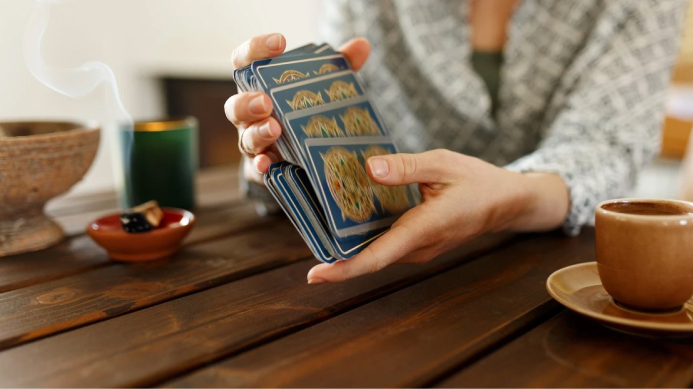 Three zodiac signs risk losing money in July according to Tarot