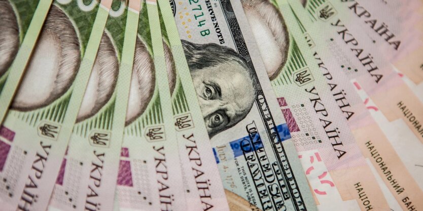 Возможна ли девальвация гривны: эксперт дал прогноз курса до конца 2025 года